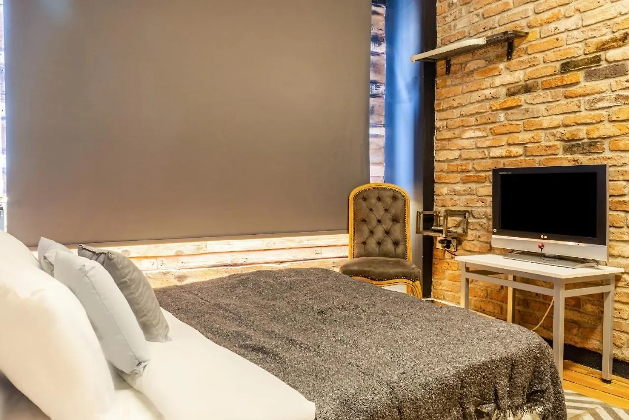 アパート イスタンブールModern Designed Cozy Studio Flat In Beyogluアパートメント